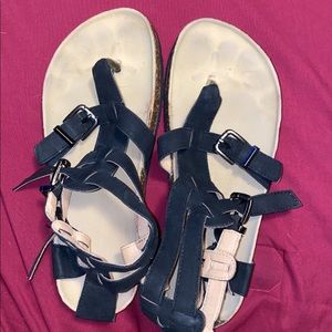 Strappy buckle sandals